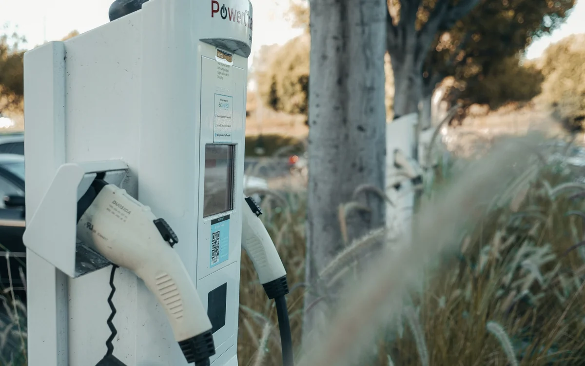 Cargador para vehículo eléctrico