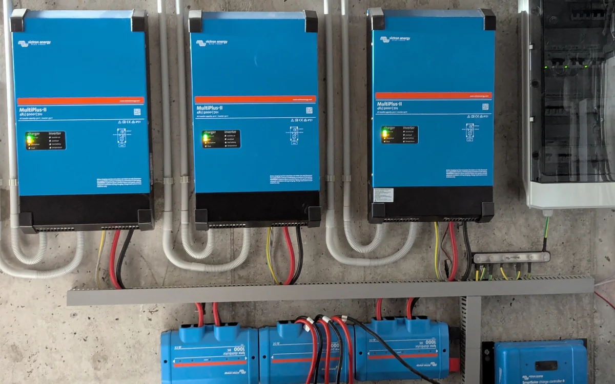 Sistema Victron Energy para almacenamiento y respaldo eléctrico