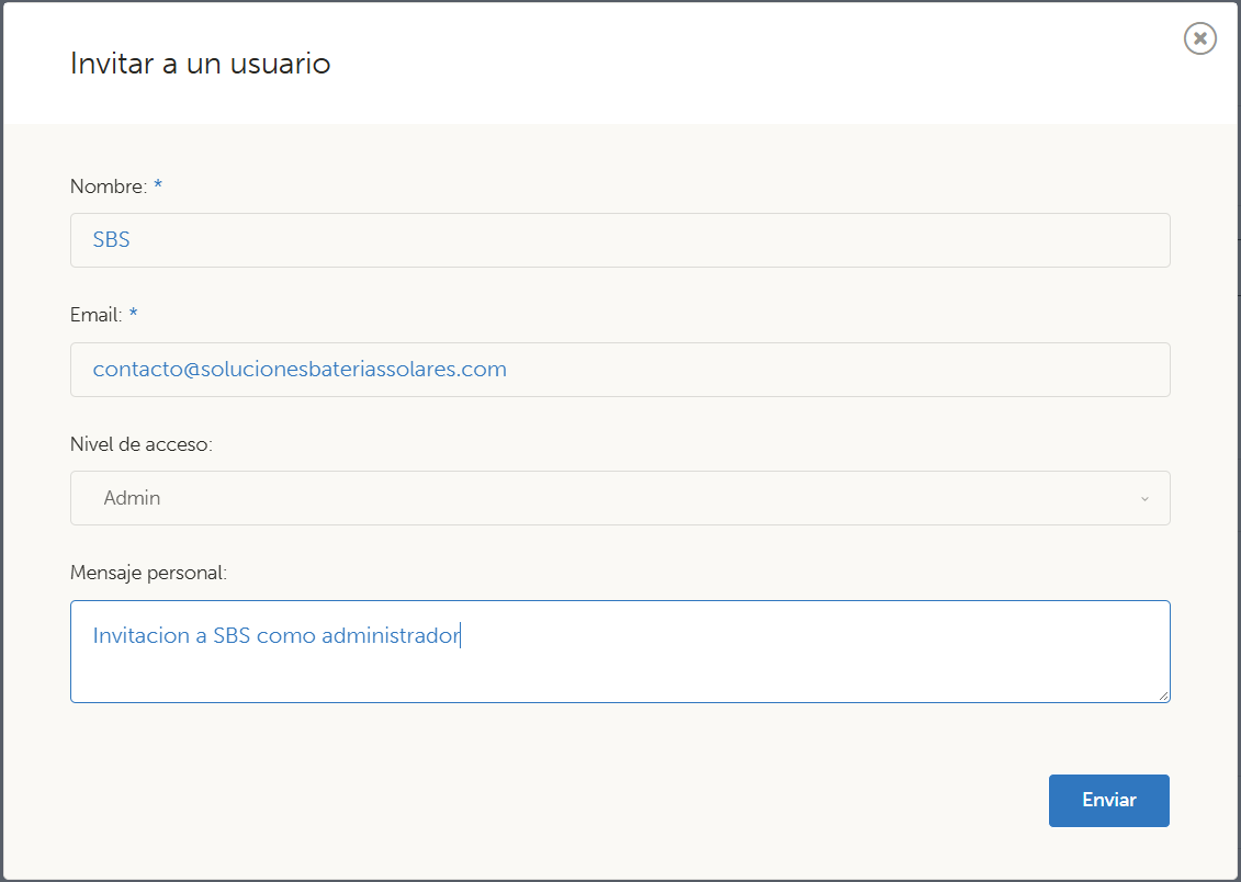 Pantalla de invitación de usuarios para compartir el acceso a una instalación en VRM
